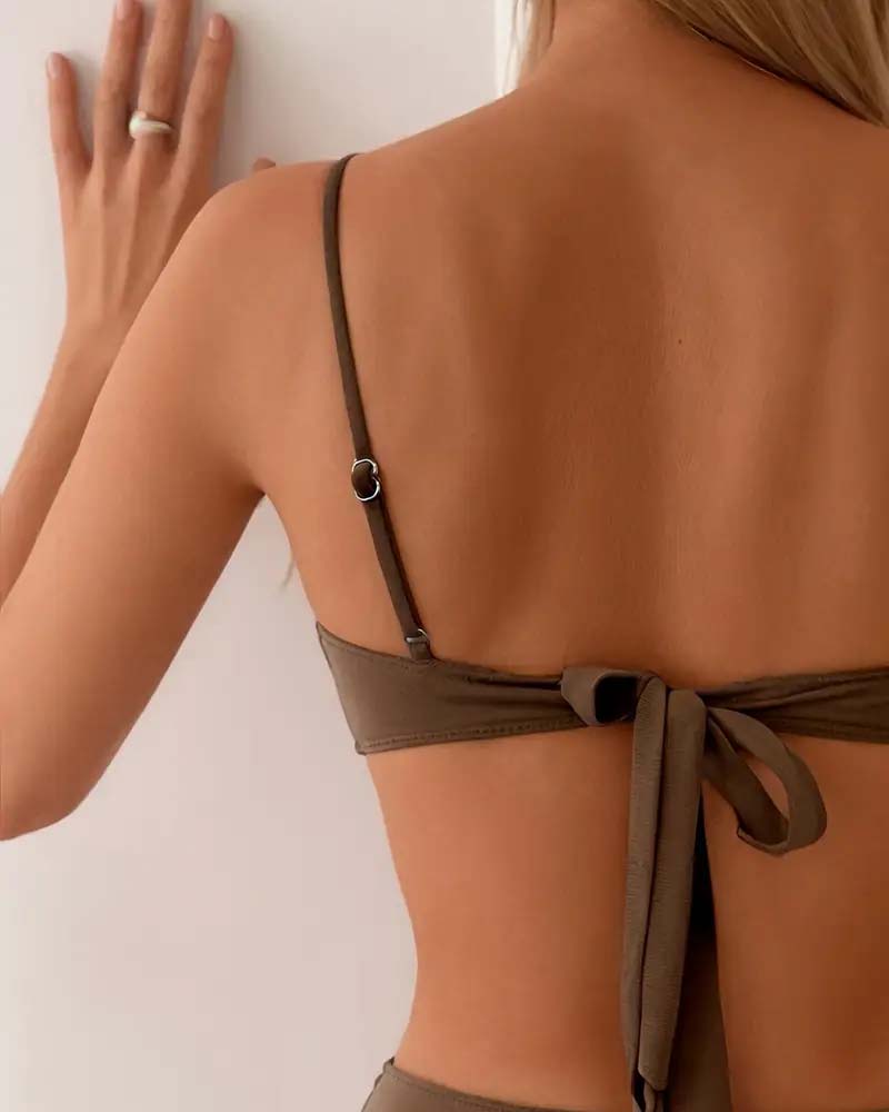 Beatriz - Bikini Taille Haute à Détails Dorés et Haut Froncé