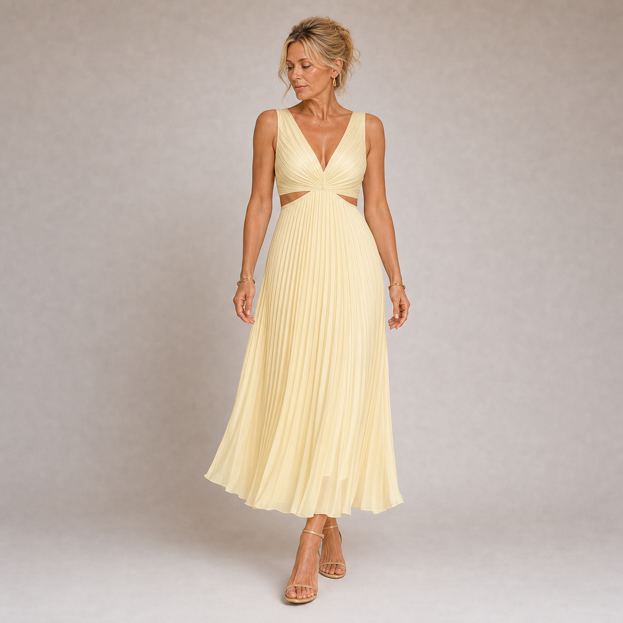 Mireia - Robe longue plissée jaune pastel à col en V et fentes latérales