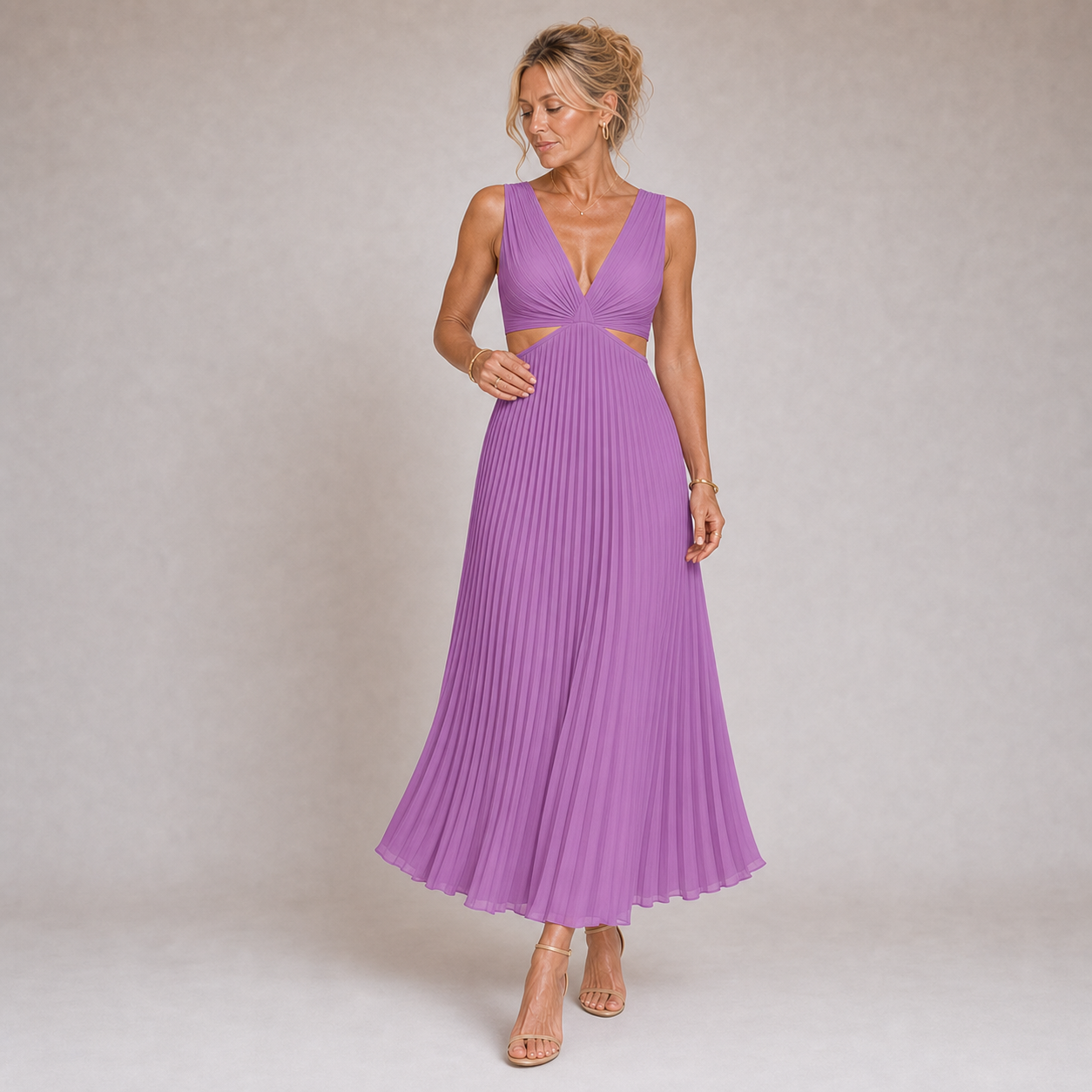 Mireia - Robe longue plissée jaune pastel à col en V et fentes latérales